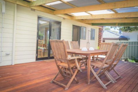 17 Broadbeach Drive - Accommodation NT 0