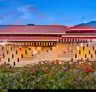 Adelaide 4 Bedroom House with Pool - NT Tourism