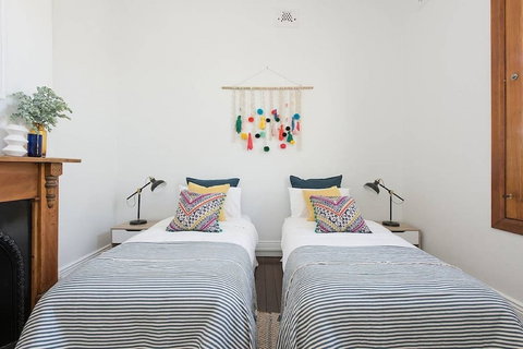 Historic 1890s House With Terraced Backyard Deck H346 - Accommodation NT 5