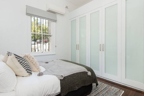 Historic 1890s House With Terraced Backyard Deck H346 - Accommodation NT 1