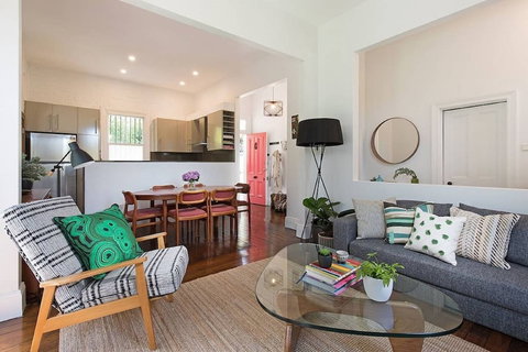 Historic 1890s House With Terraced Backyard Deck H346 - Accommodation NT 4