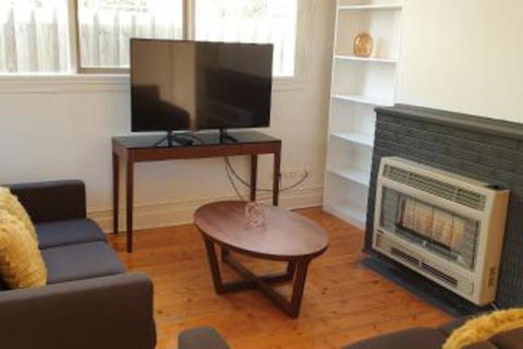 House On Garden - Accommodation NT 5