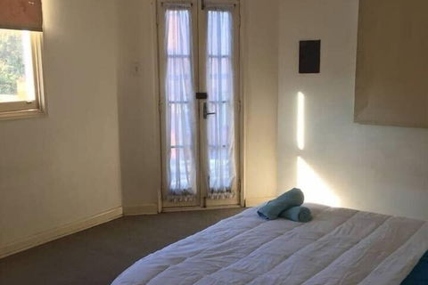 Spacious 3 Bedroom Terrace In Newtown - NT Tourism 5