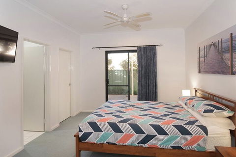 Footsteps From The Bay - Accommodation NT 4