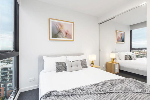 Ocean Views St Kilda Apartment By Ready Set Host - Accommodation NT 6