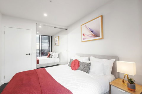 Ocean Views St Kilda Apartment By Ready Set Host - Accommodation NT 3