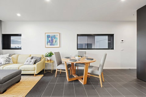 Ocean Views St Kilda Apartment By Ready Set Host - Accommodation NT 2