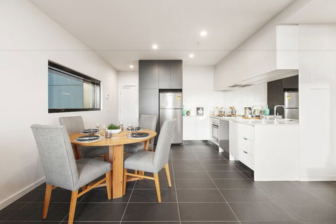 Ocean Views St Kilda Apartment By Ready Set Host - Accommodation NT 7