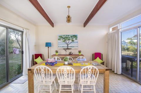 Mollymook Beach Units #7 - NT Tourism 3