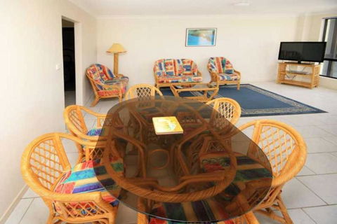 Hi Surf Unit 1 92 Head St. Forster - Accommodation NT 2