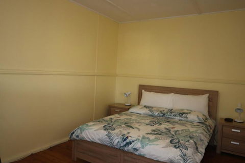 The South Sussex Cottage - NT Tourism 3
