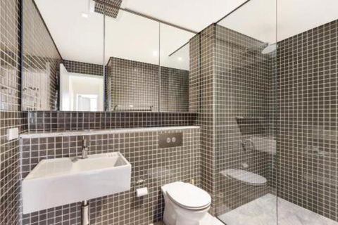 Surry Hills Modern Two Bedroom 13 CRN - NT Tourism 0