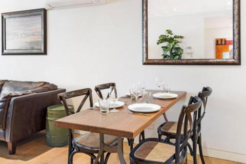 Surry Hills Modern Two Bedroom 13 CRN - NT Tourism 3
