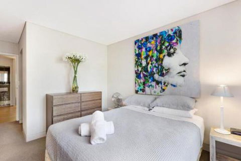 Surry Hills Modern Two Bedroom 13 CRN - NT Tourism 6