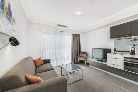 Abode Tuggeranong - Accommodation NT 6