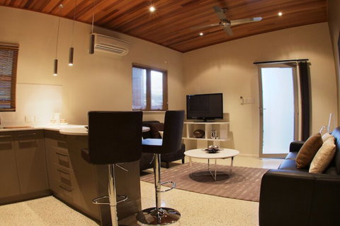 Mia Mia Executive Apartments - Accommodation NT 2