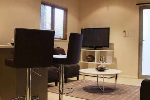 Mia Mia Executive Apartments - Accommodation NT 3