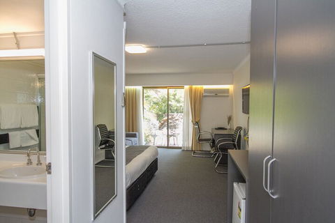 Quality Inn The Willows - NT Tourism 1