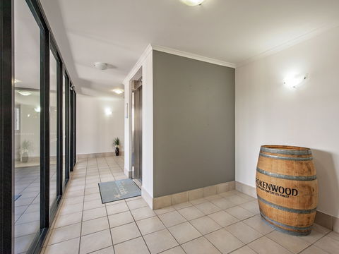 Shoal Bay Beachclub Apartments - NT Tourism 0