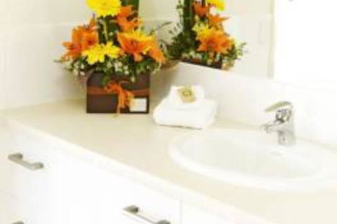 Glenelg Pacific Apartments - NT Tourism 2