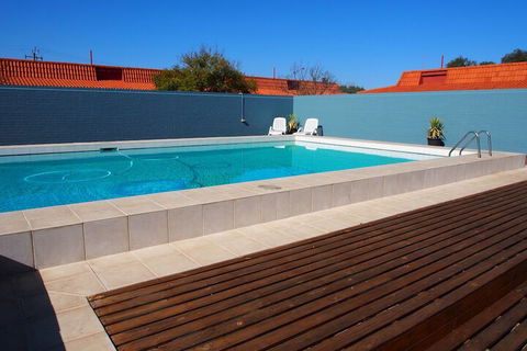 Dongara Hotel Motel - NT Tourism 1