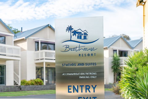Boathouse Resort Studios & Suites - Accommodation NT 0