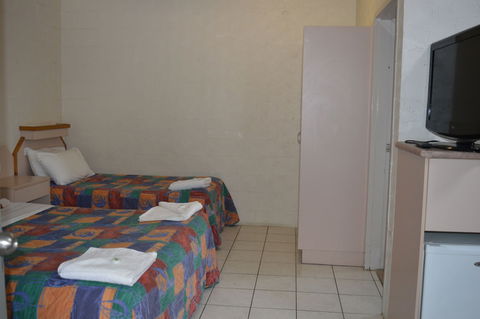 Mid City Motor Inn - Accommodation NT 5