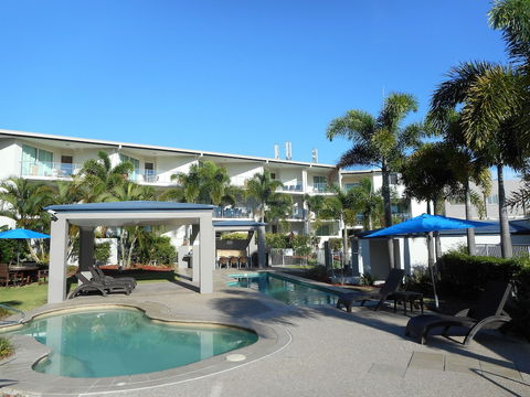 Caloundra Central Apartment Hotel - NT Tourism 2