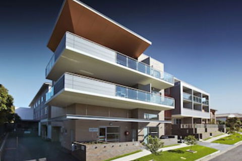 Charlestown Executive Apartments - Accommodation NT 0