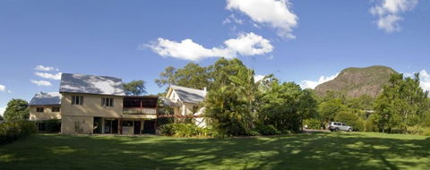 Glass House Mountains Ecolodge - NT Tourism 0