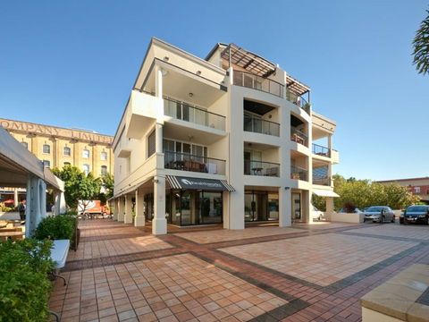 Goldsborough Place Apartments - NT Tourism 0