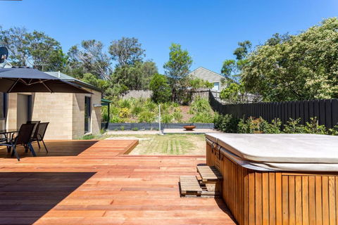 Caxton Beach House Hot Tub Spa - Accommodation NT 4