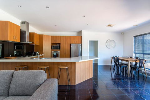 Caxton Beach House Hot Tub Spa - Accommodation NT 6