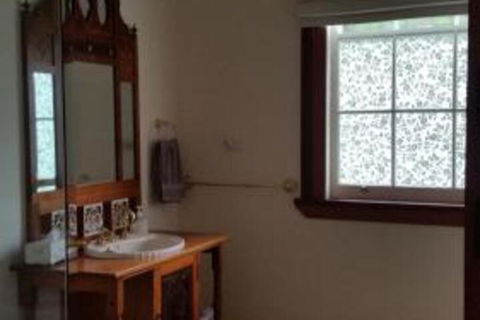 The Old School Bed & Breakfast - NT Tourism 4