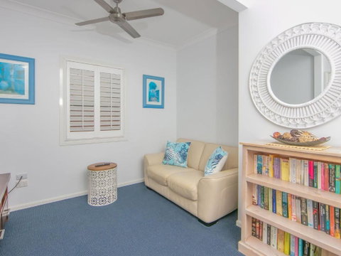 Avalon 1 Overlooking Beautiful Convent Beach - Accommodation NT 6