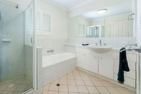 Redcliffe Peninsula Penthouse - NT Tourism 7