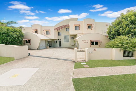 Redcliffe Peninsula Penthouse - NT Tourism 1
