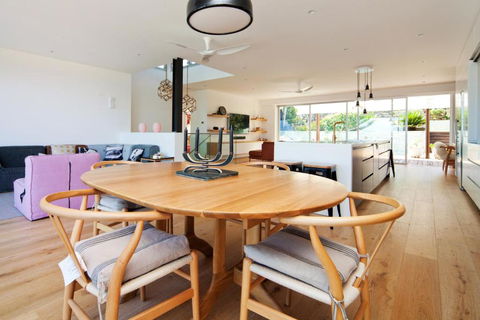 Spectacular Bilgola Beachhouse - Accommodation NT 2
