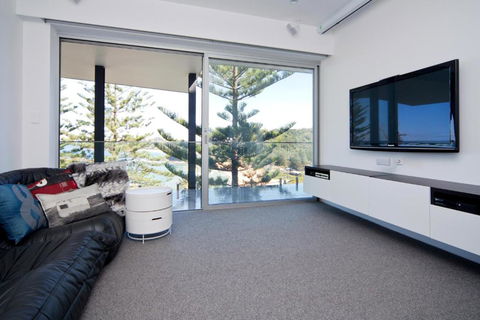 Spectacular Bilgola Beachhouse - Accommodation NT 5