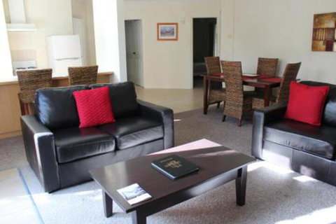 Golden Rivers Holiday Apartments - Accommodation NT 7