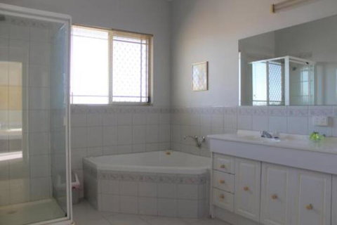 Golden Rivers Holiday Apartments - Accommodation NT 2
