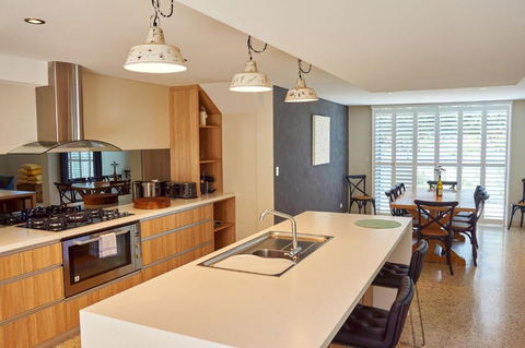The Urban Beach House - Accommodation NT 4