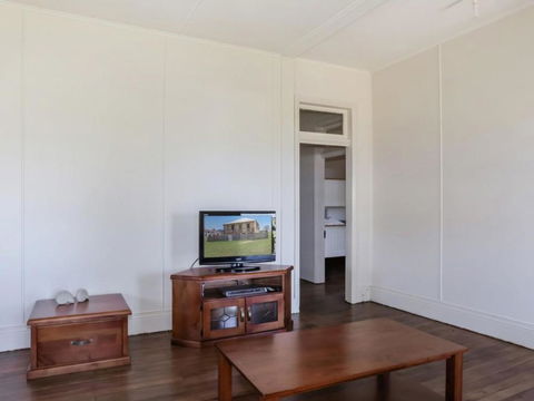 Yamba Pilot Cottage 1 Pets Welcome Close To Beach - Accommodation NT 2