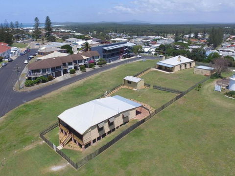 Yamba Pilot Cottage 1 Pets Welcome Close To Beach - Accommodation NT 5