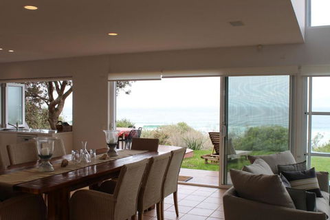 22 On COAST (Weekly Only) - Accommodation NT 3