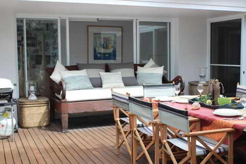 22 On COAST (Weekly Only) - Accommodation NT 5
