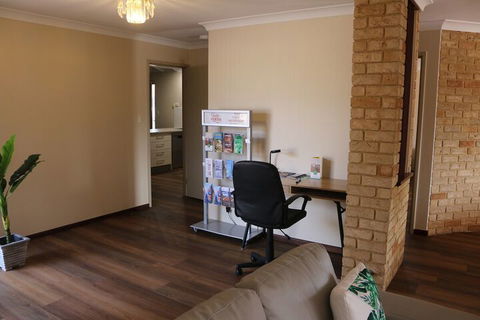 Cozy Stay At Kearsley - NT Tourism 1