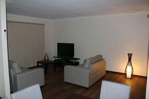 Cozy Stay At Kearsley - NT Tourism 3