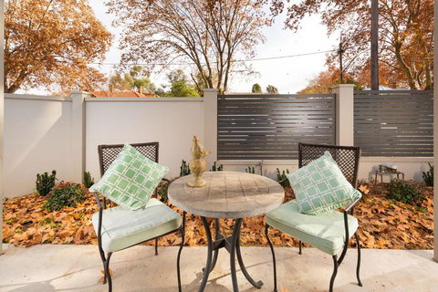 Central Sojourn On Wilcox - Accommodation NT 1