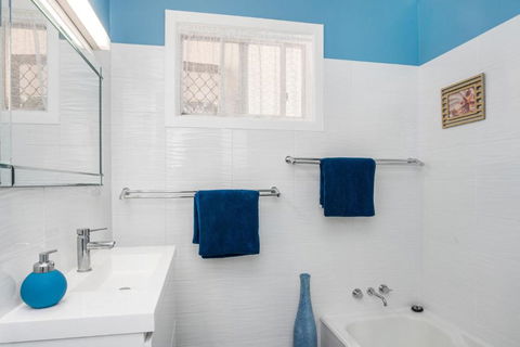A SWEET ESCAPE Carefree Beach Home - NT Tourism 3